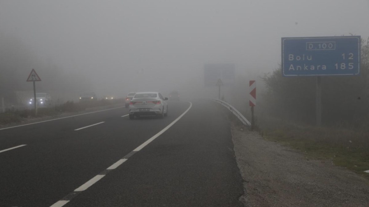 Bolu Dağı’nda sis görüş mesafesini düşürdü
