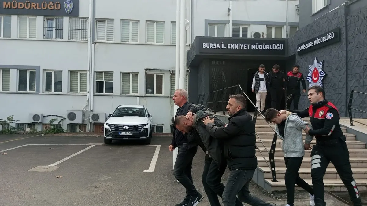 Bursa’daki silahlı saldırıda başından vurulmuştu: 4 kişi adliyeye sevk edildi