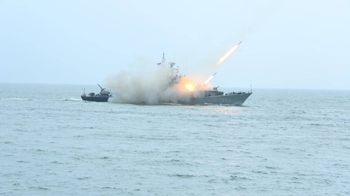 Endonezya ve Rusya’dan ilk ortak deniz tatbikatı