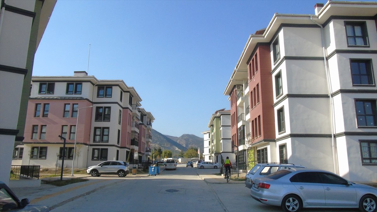 Gaziantep’te deprem konutu hak sahipleri evlerine kavuşuyor