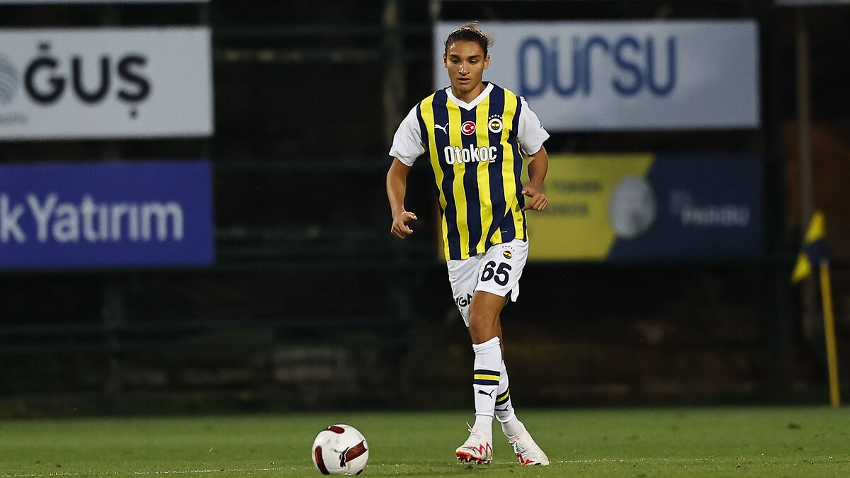 Fenerbahçe’ye geri dönüyor! Emir Ortakaya, Westerlo ile yollarını ayırdı