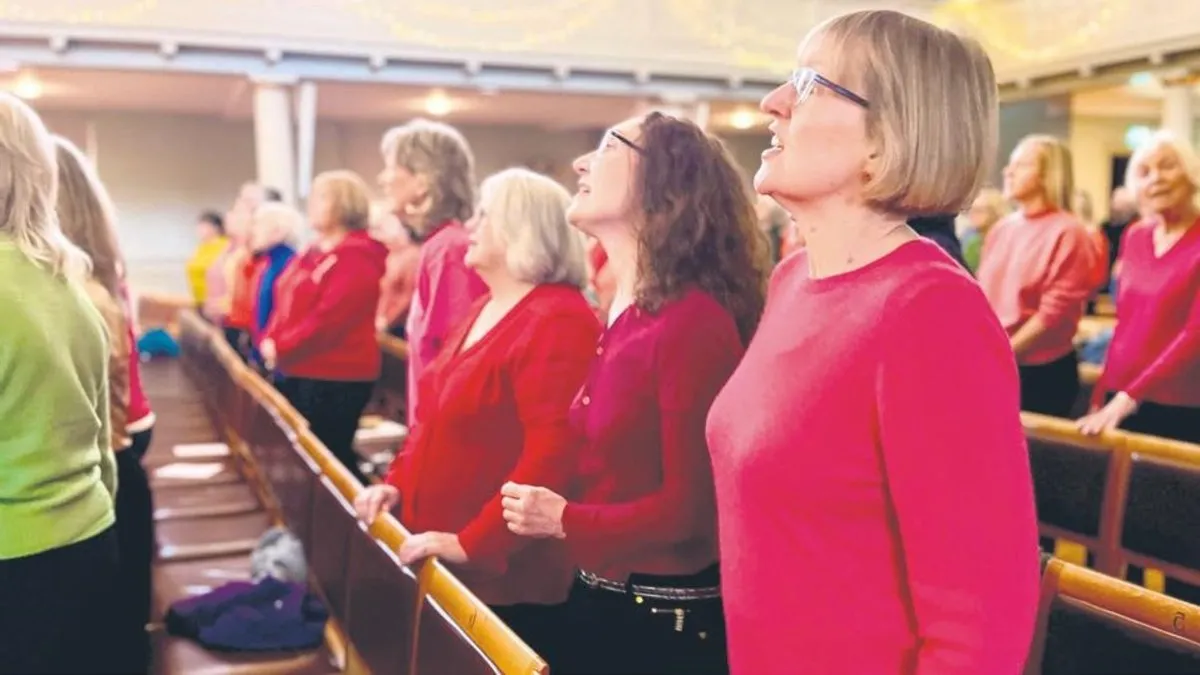 Şarkı söylemek mutlu ediyor