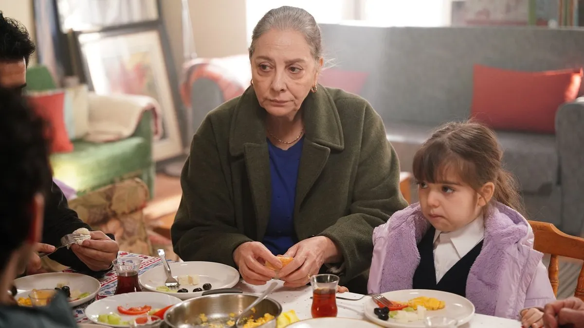‘Kardelenler’ hikayesiyle yükselişe geçti! Korkmaz ailesinin yeni eve çıkma planları yağmur sularının altında kaldı